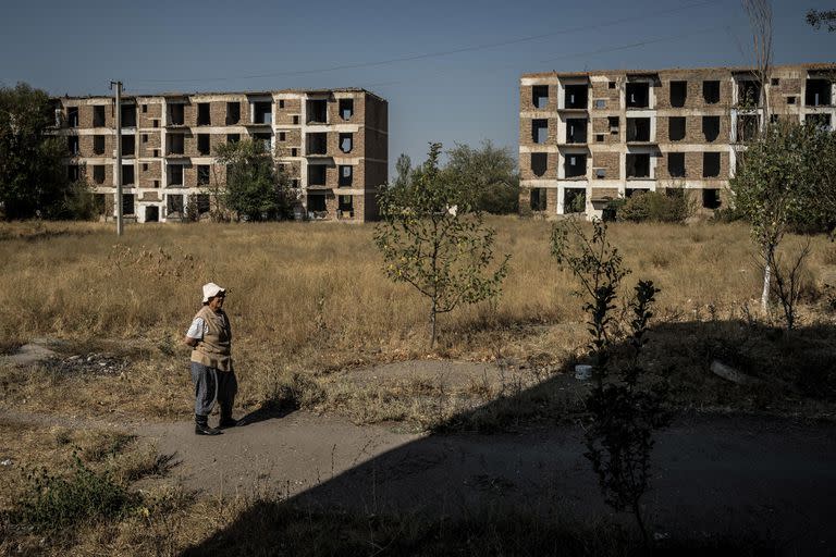 Casas abandonadas fuera de Bishkek, Kirguistán