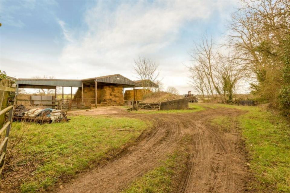 Oxford Mail: Crossroads Farm in Ardley 