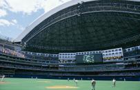 General view of SkyDome during the Toronto Blue Jays game against the Detroit Tigers on June 11, 1989. (Photo by Rick Stewart/Getty Images)