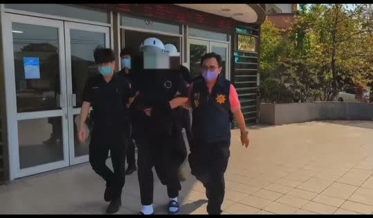 刑事局南打偵五隊掃蕩南北幫派詐團及洗錢水房，並一舉逮捕廿五名犯嫌。（圖：南打提供）