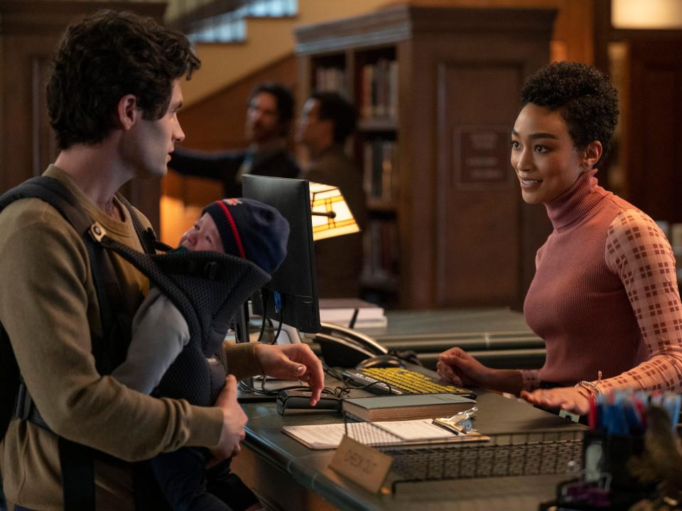 PENN BADGLEY as JOE GOLDBERG and TATI GABRIELLE as MARIENNE in episode 301 of YOU