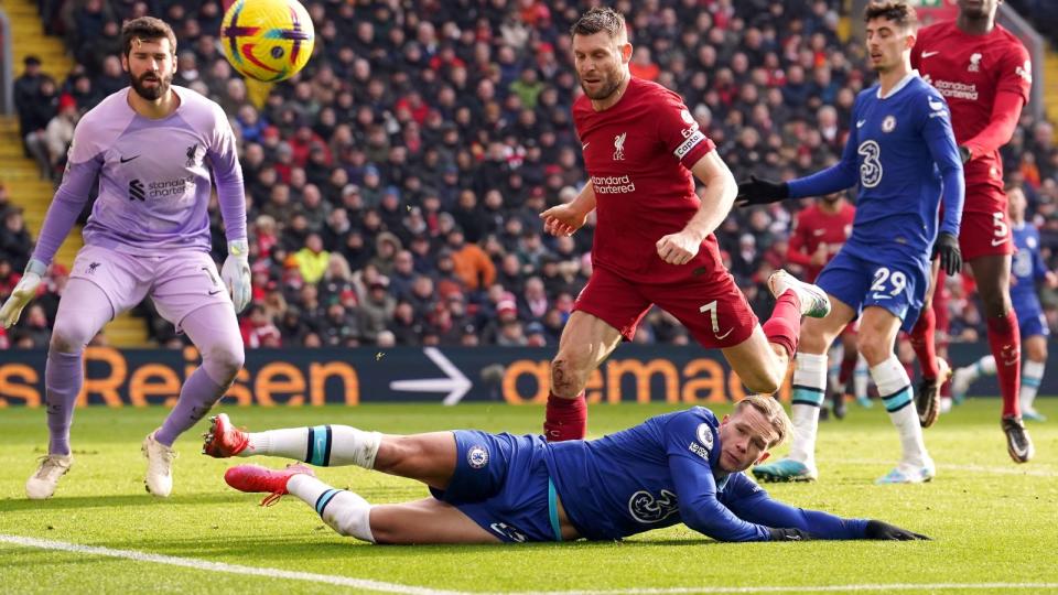 Mykhaylo Mudryk misses a chance for Chelsea against Liverpool in their goalless Premier League clash Credit: Alamy