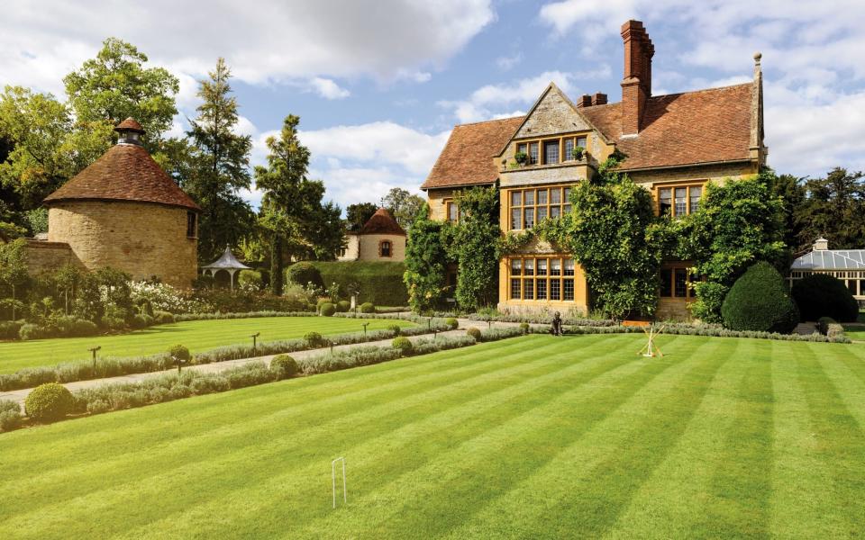 Raymond Blanc Le Manoir aux Quat’Saisons hotels cotswolds overcrowded - Le Manoir aux Quat’Saisons 