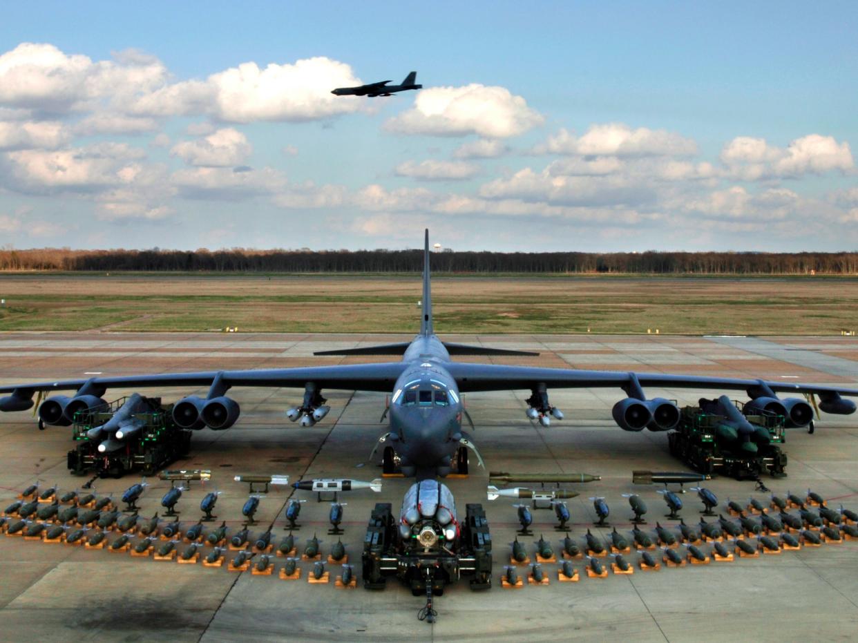 B 52H_static_display_arms_06