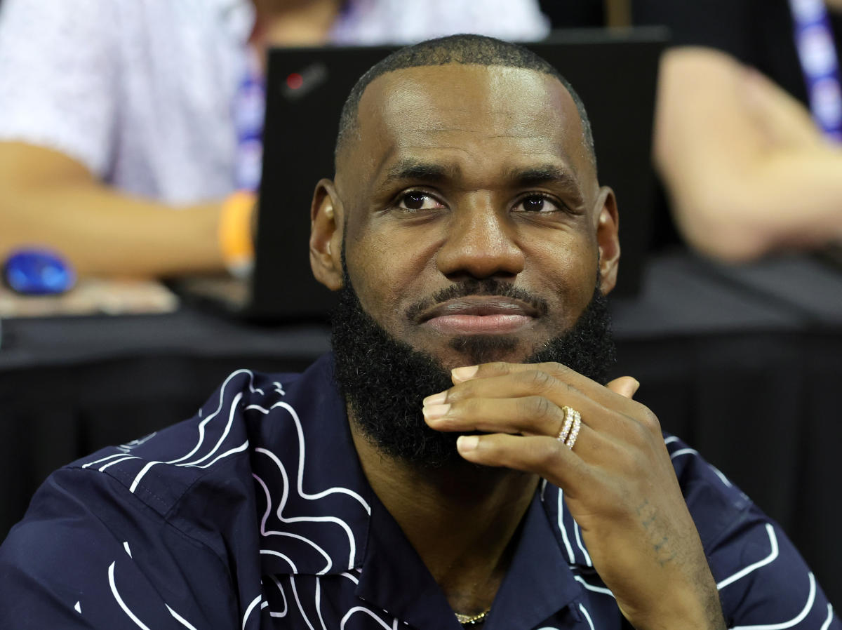 Lakers' LeBron James Has NBA Twitter Hyped After Drew League