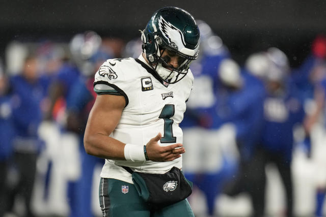 Jalen Hurts says his mangled middle finger 'popped out' in latest Eagles' loss