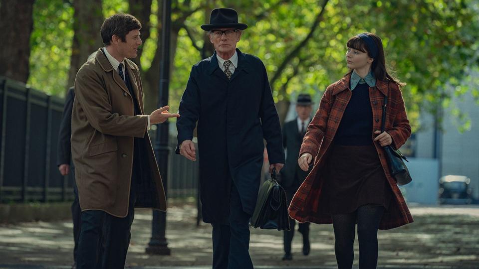 Bill Nighy, Thomasin McKenzie, James Norton in Joy