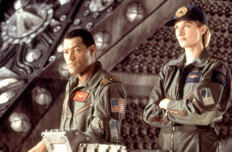 Miller (Laurence Fishburne) and Starck (Joely Richardson) in "Event Horizon"