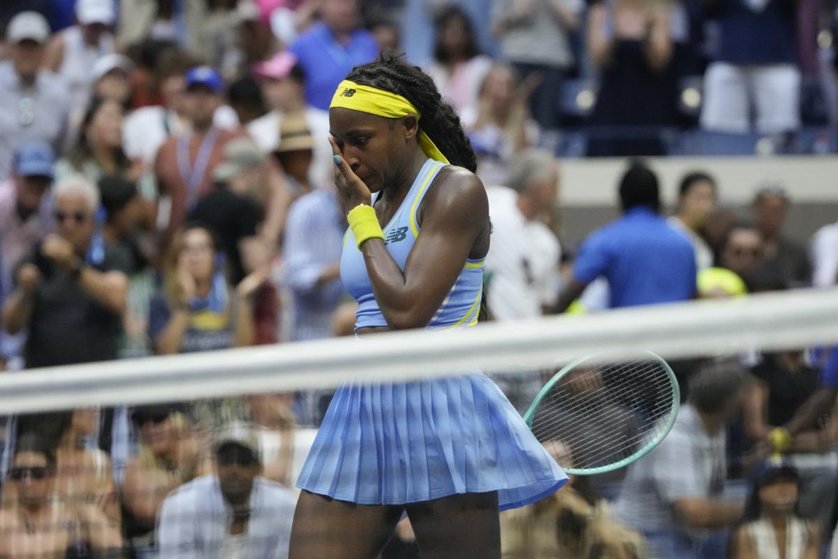 Coco Gauff loses at the U.S. Open to Emma Navarro, ending her title defense with 19 double-faults