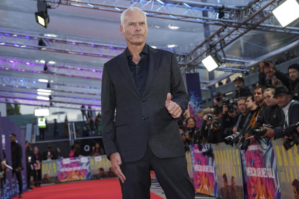 El director Martin McDonagh posa al llegar al estreno de la película “The Banshees of Inisherin” en el Festival de Cine de Londres 2022 en Londres el 13 de octubre de 2022. (Foto Scott Garfitt/Invision/AP)