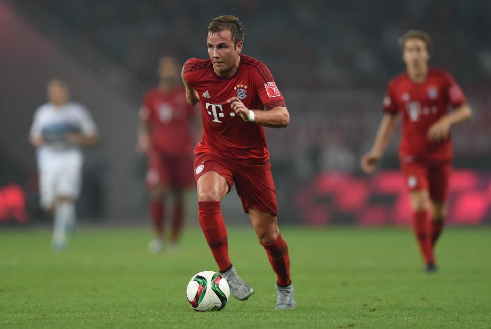 El centrocampista del Bayern de Múnich Mario Gotze, durante un partido amistoso contra Pekín en Shanghái el 21 de julio de 2015. El Bayern de Múnich derrota al Inter de Milán con un tanto de Mario Gotze (AFP | Johannes Eisele)