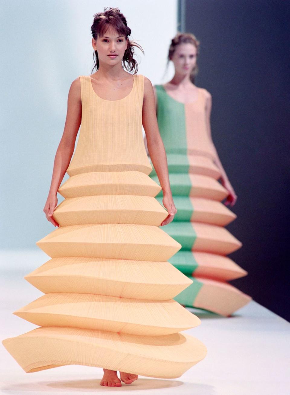 issey miyake pleats please spring 1995