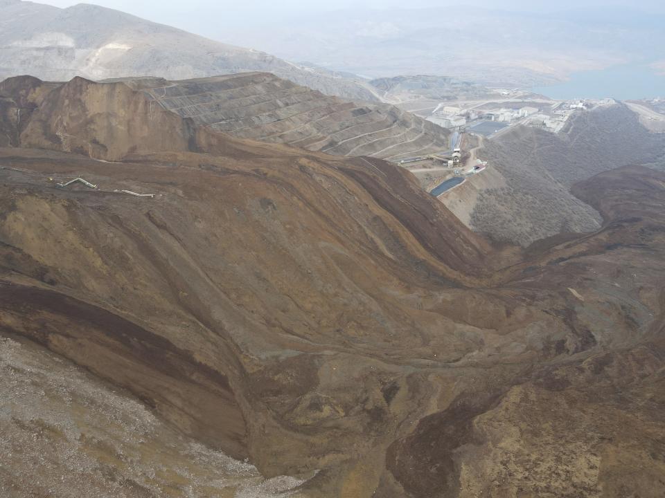 A general view of the landslide at the Copler gold mine near Ilic village, eastern Turkey, Wednesday, Feb. 14, 2024. Hundreds of rescuers on Wednesday pressed ahead with efforts to search for at least nine workers trapped at a gold mine in eastern Turkey that was engulfed by a massive landslide. (Ugur Yildirim/Dia images via AP)