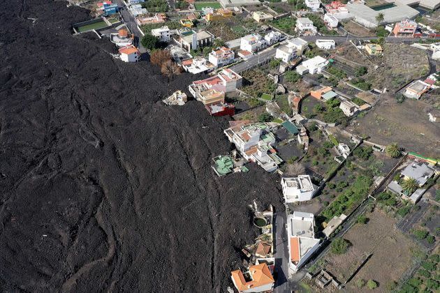 <p>Le volcan Cumbre Vieja continue de rugir sur l'île espagnole de La Palma.</p>