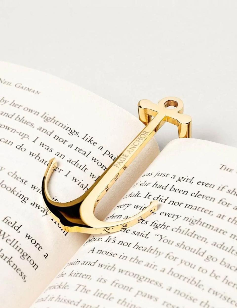 40) Book Page Anchor in Signature Gold