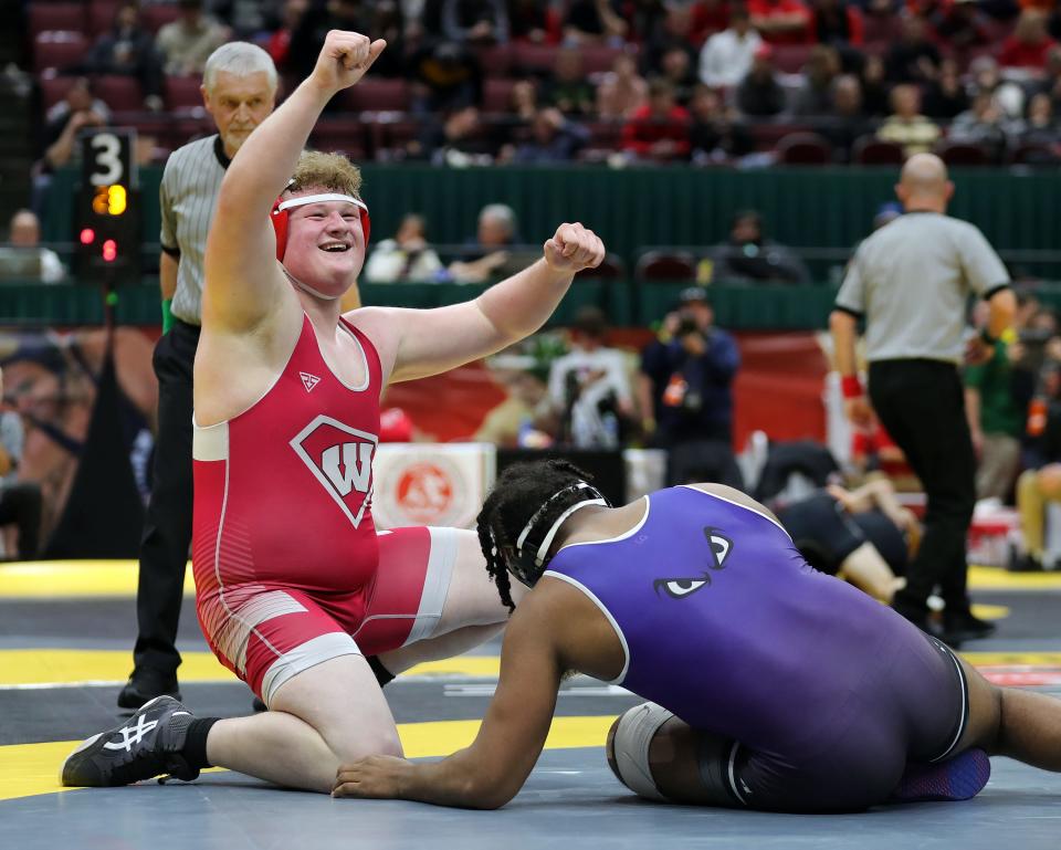 Wadsworth heavyweight and national champion Aaron Ries has committed to Campbell University.