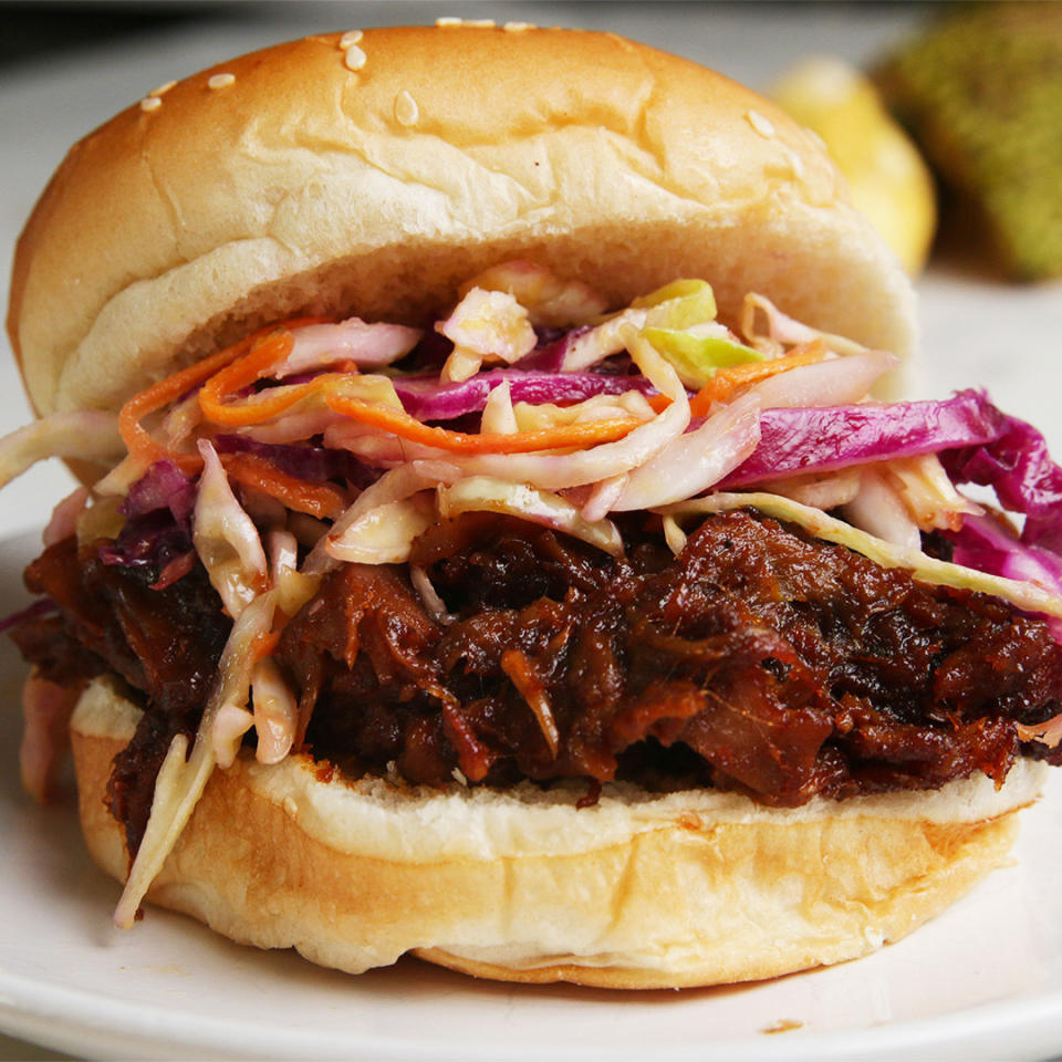 A vegan pulled pork slider made with jackfruit