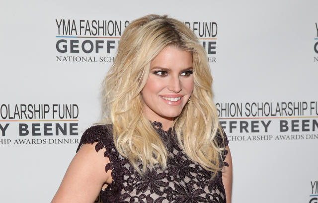 Jessica Simpson shares makeup-free photo for Father's Day: 'Woke up feeling  grateful