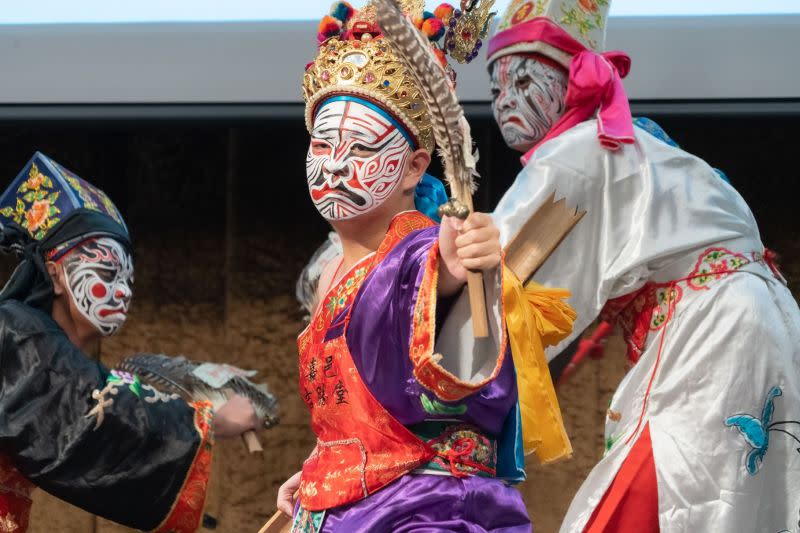 ▲泰國的嘉義推介會上，嘉邑城隍廟安排吉勝堂精彩的家將走陣表演及臉譜彩繪體驗。（圖／嘉義市政府）