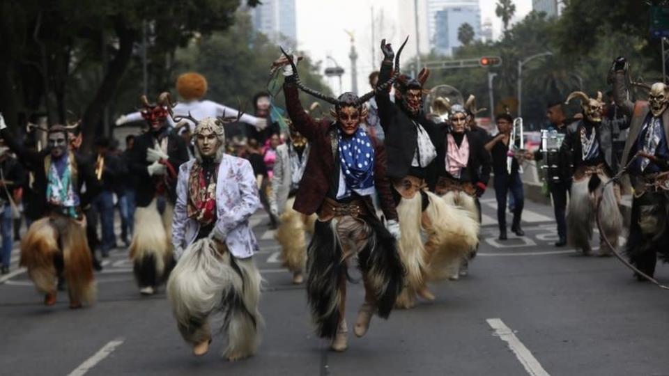 Los pueblos indígenas participan en el Día Internacional de los Pueblos Indígenas en la Ciudad de México, México, 09 de agosto de 2022.