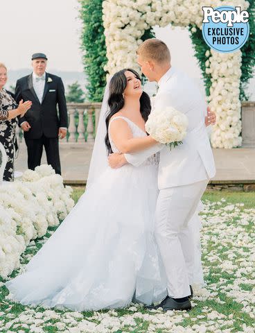 TikTok Star Mikayla Nogueira Is Married! Inside the 'Classic' Wedding in  Rhode Island (Exclusive)