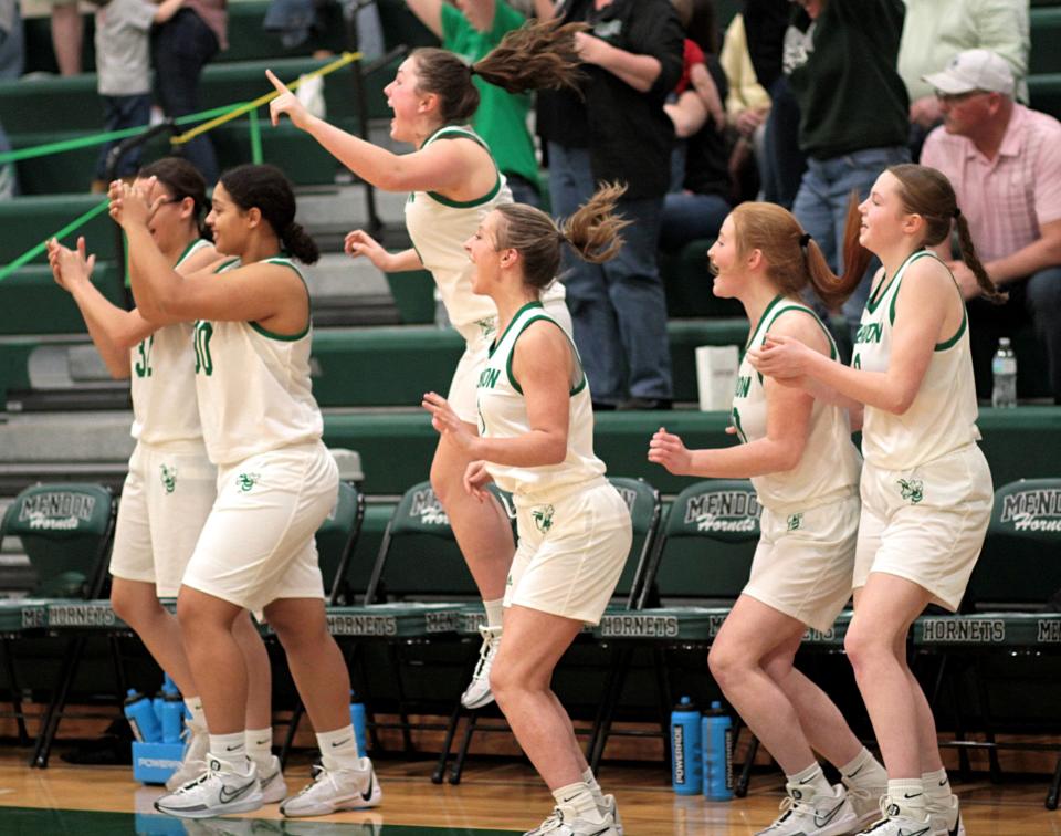 The Mendon Hornets won the school's first regional title in girls' hoops since 2014 on Wednesday.