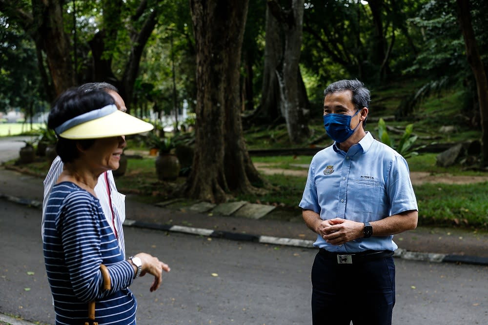 Penang Mayor Datuk Yew Tung Seang speaks to visitors at the Penang Youth Park May 10, 2021. — Picture by Sayuti Zainudin