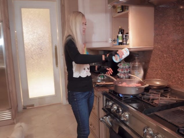 Paris Hilton Cooking Show