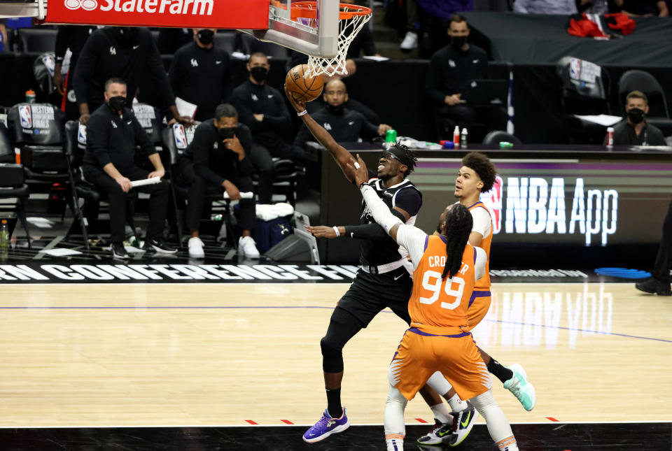 Reggie Jackson（上籃者）來到季後賽階段表現再提升。（Photo by Harry How/Getty Images）