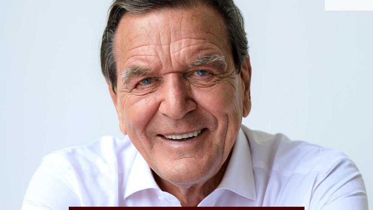 Gerhard Schröder (SPD), Altbundeskanzler, abgebildet mit dem Titel seines Podcasts, «Gerhard Schröder - Die Agenda».