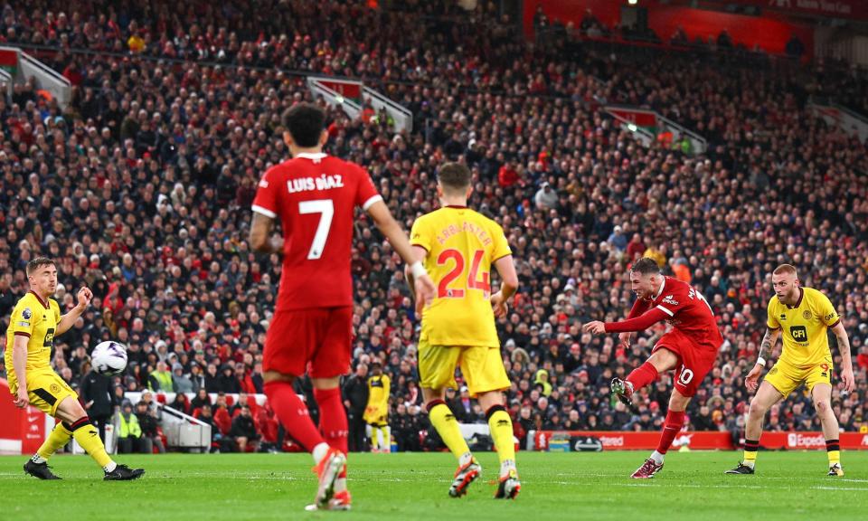 <span>Alexis Mac Allister scores a thunderbolt to restore Liverpool’s lead.</span><span>Photograph: Robbie Jay Barratt/AMA/Getty Images</span>