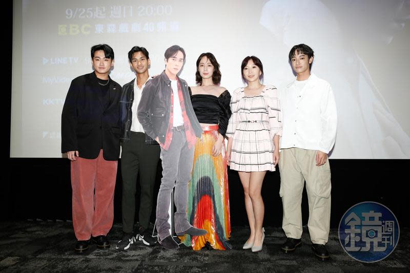 《額外旅程》演員群，左起：徐偉然、夏浦洋、莊凱勛、小薰、華星童、劉修甫。
