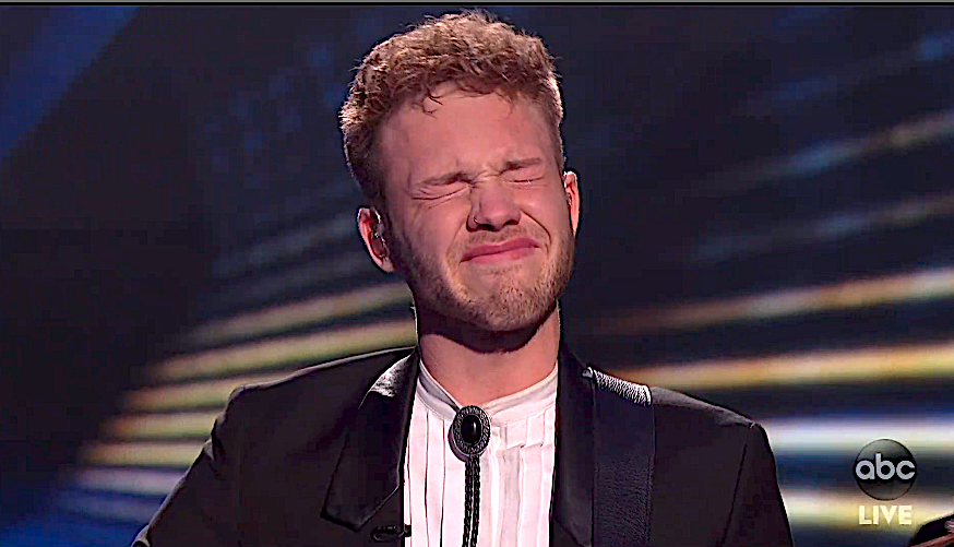 Hunter Metts reacts after messing up his lyrics on 'American Idol.' (Photo: ABC)