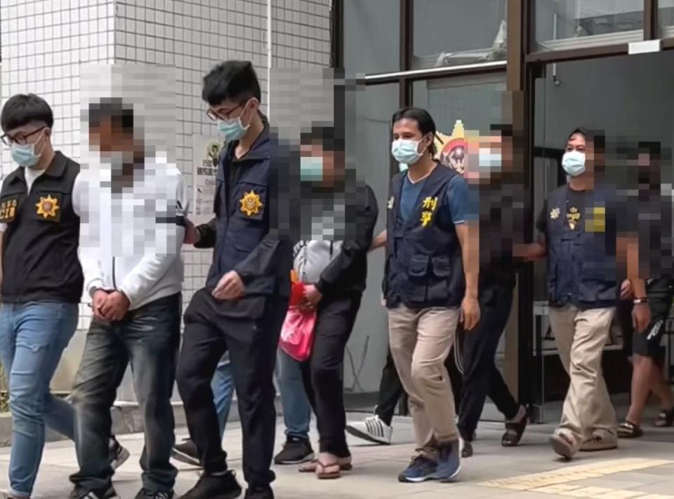 台東查獲毒品分裝廠，逮4人查扣毒品咖啡包等832包。（圖：刑事警察局南部打擊犯罪中心提供）