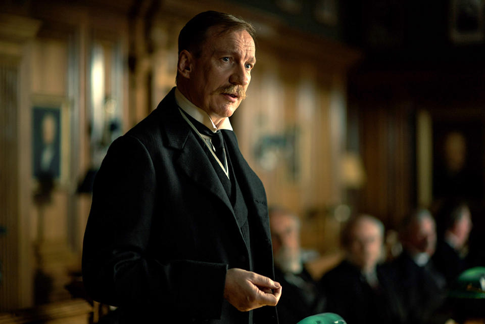 <p>David Thewlis plays the British politician who prefers a peaceful end to the war, but is also willing to bankroll Steve and Diana’s secret mission to thwart the German’s poison-gas attack. (Photo: Warner Bros.) </p>