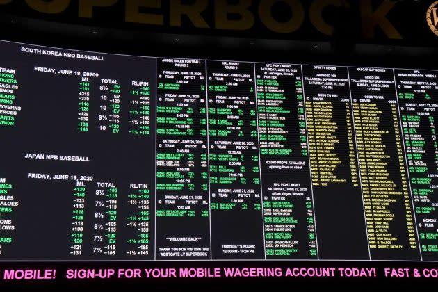 Las Vegas sportsbook slashes Super Bowl line for 24 hours