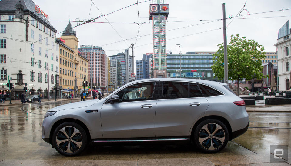 Mercedes-Benz ECQ 400 4MATIC first drive