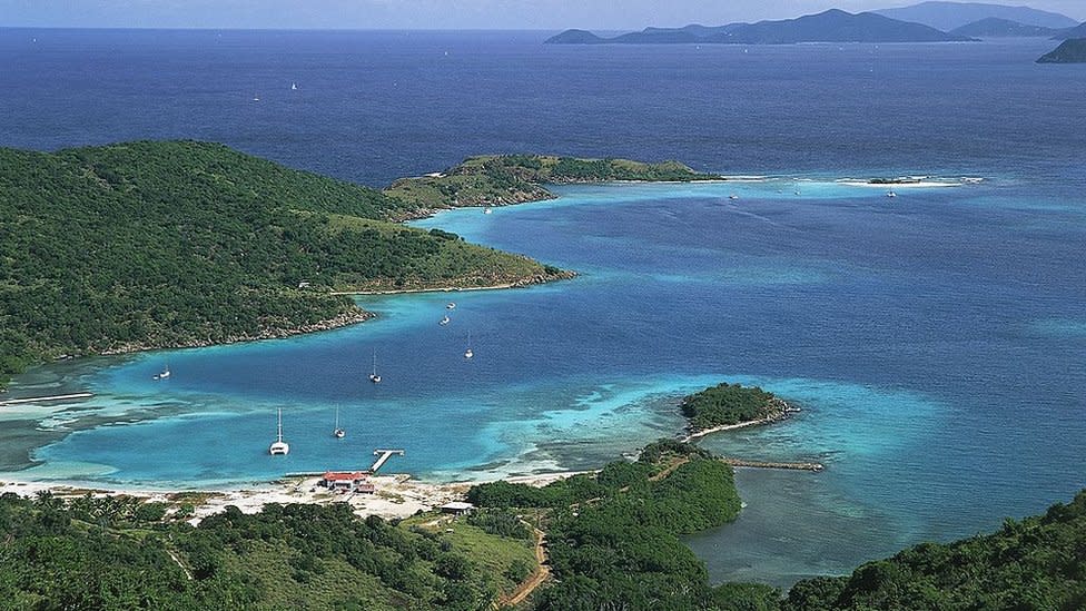 Paisaje playero de las Islas Vírgenes Británicas.