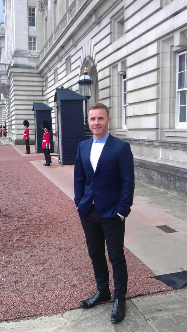 Celebrity photos: Gary Barlow was faced with the task of organsising the Queen’s Jubilee Concert – and we reckon he did a blimmin’ good job. Just before the show, he tweeted this picture of him standing outside Buckingham Palace, telling his followers how excited he was. [Copyright: Gary Barlow]