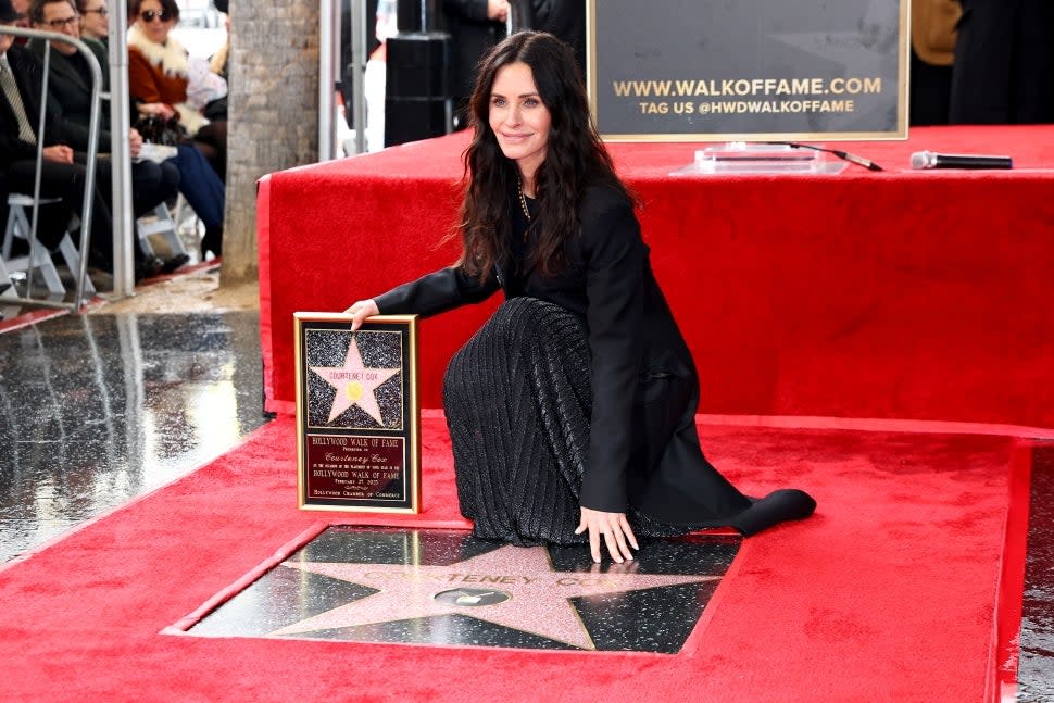 Jennifer Aniston and Lisa Kudrow Deliver Emotional Tribute at Courteney  Cox's Hollywood Walk of Fame Ceremony