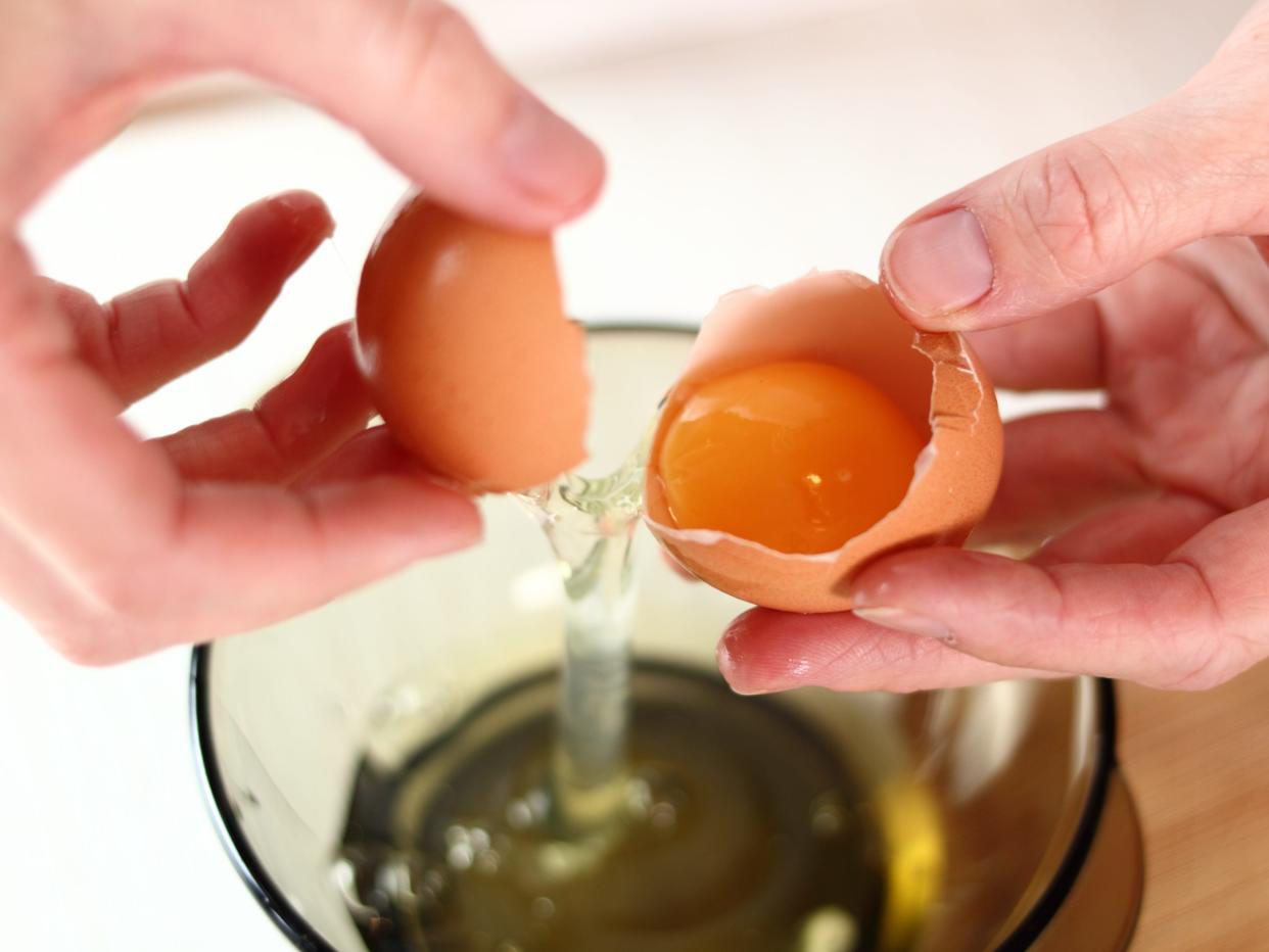 eggs cracking egg