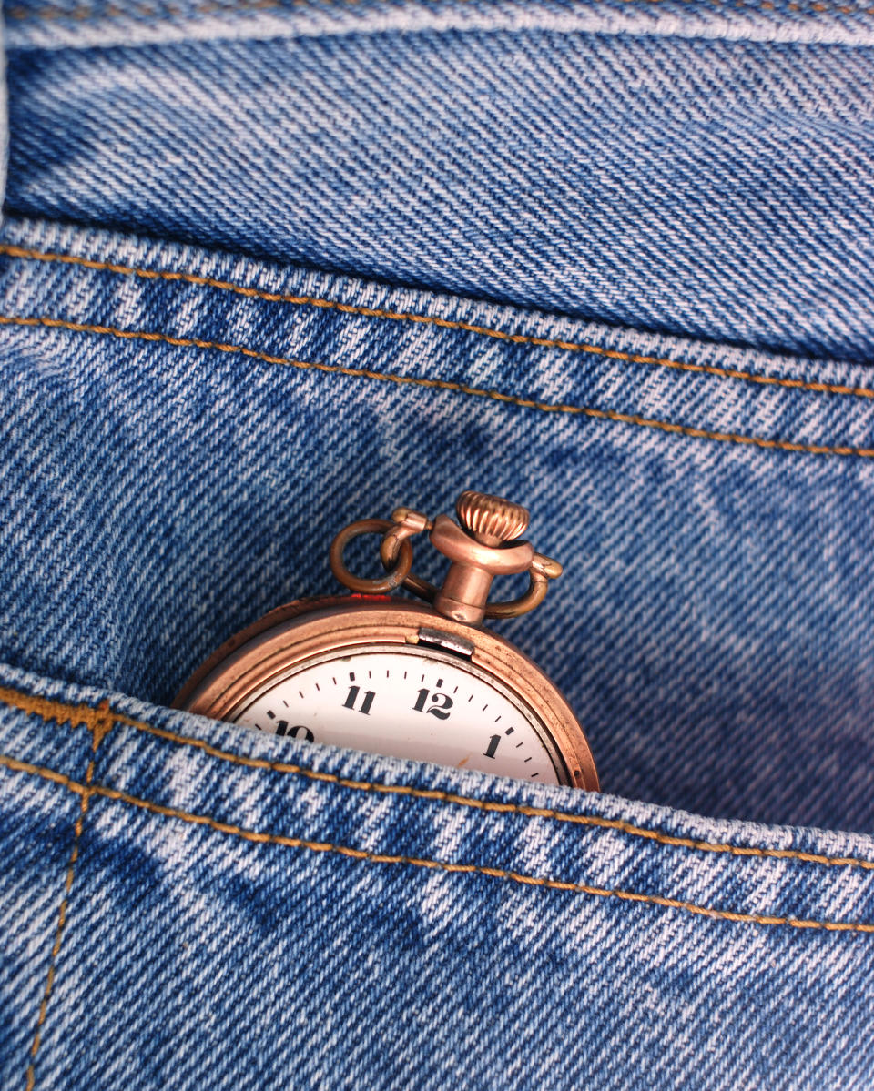 Aus der Mini-Tasche konnte die Taschenuhr nur schwer herausfallen. (Bild: Getty Images)