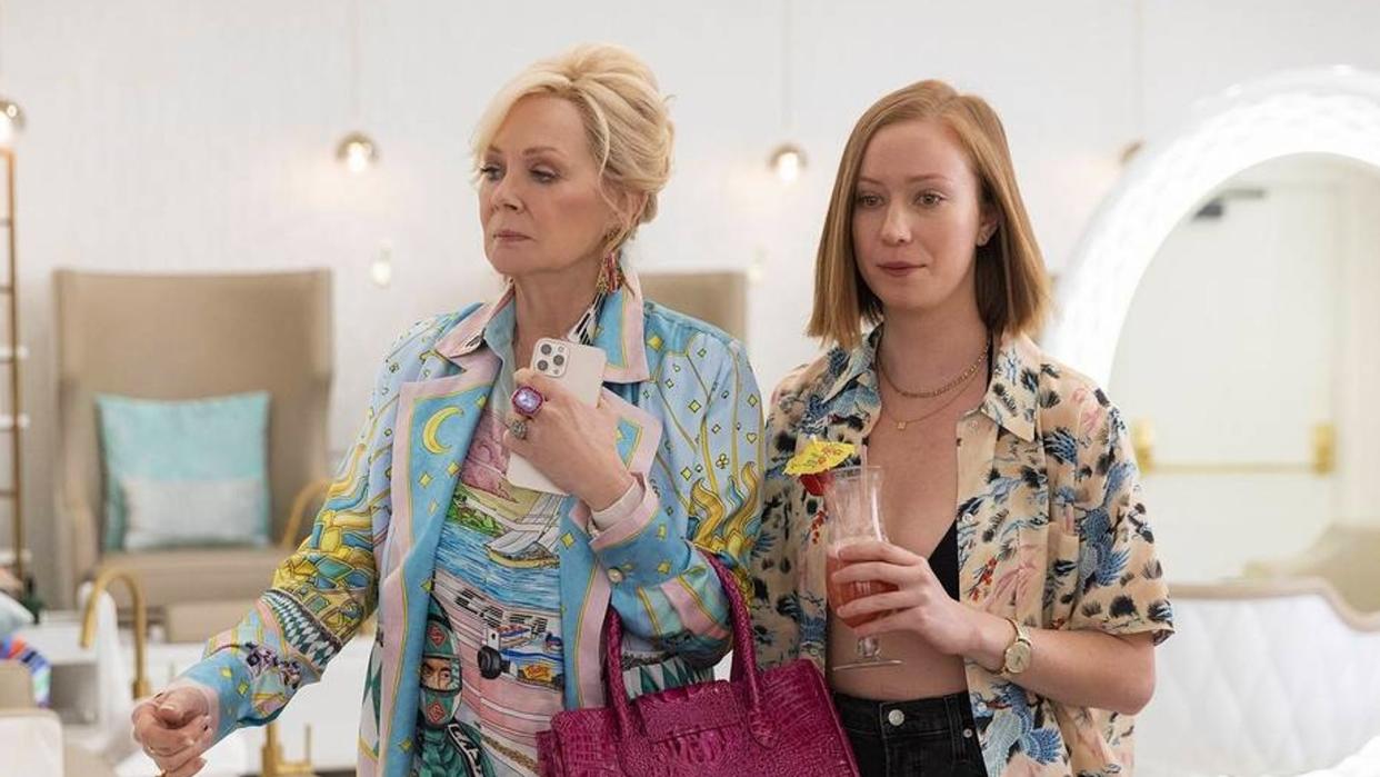  Jean Smart as Deborah Vance and Hannah Einbinder as Ava Daniels in Hacks. 