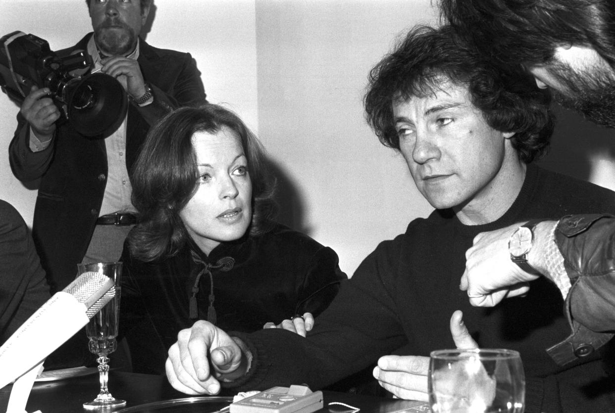 Romy Schneider y Harvey Keitel, las estrellas de una película adelantada a su tiempo, en el Festival de Cine de Berlin el 24 de febrero de 1980. (Foto de Konrad Giehr/picture alliance via Getty Images)