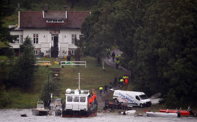 Norwegian police search Utoya island on July 24, 2011, after Anders Behring Breivik's deadly terror attacks in Norway. (Photo: Jeff J Mitchell/Getty Images)