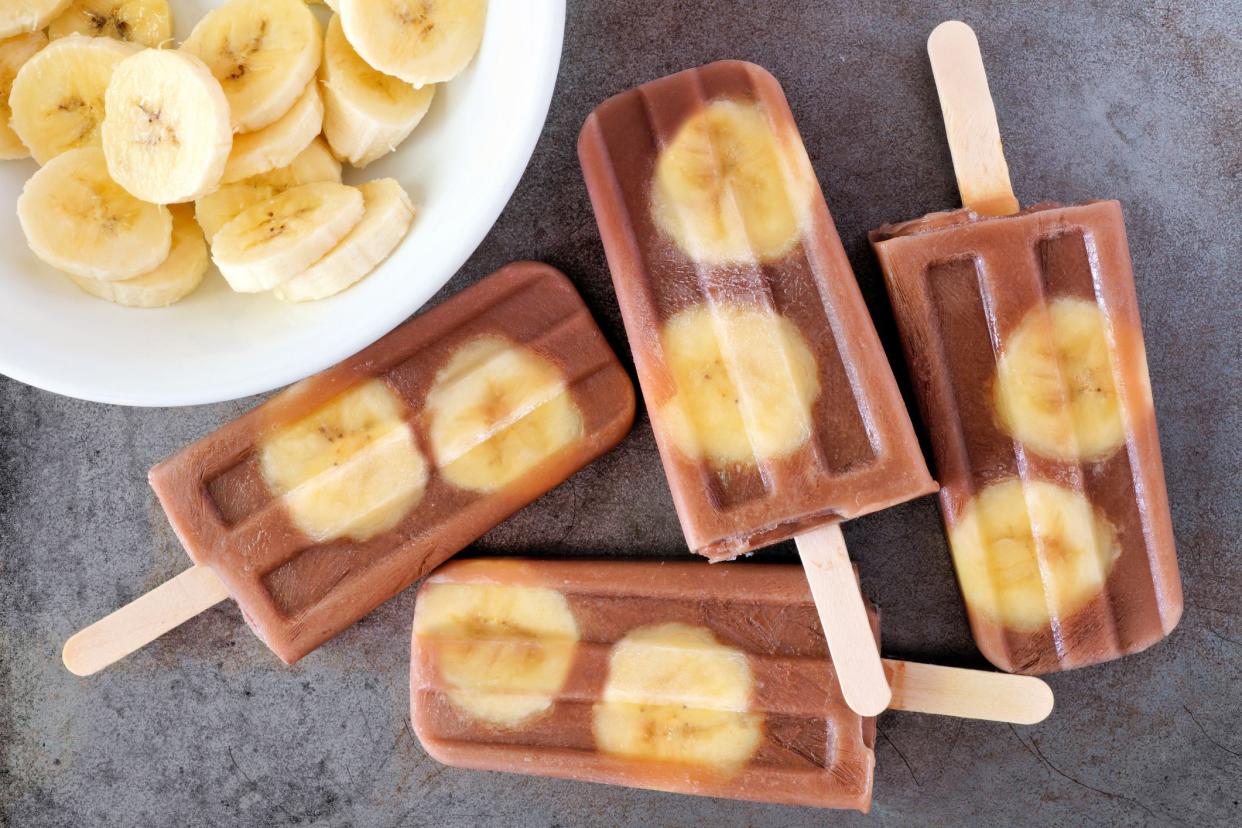 banana chocolate popsicles