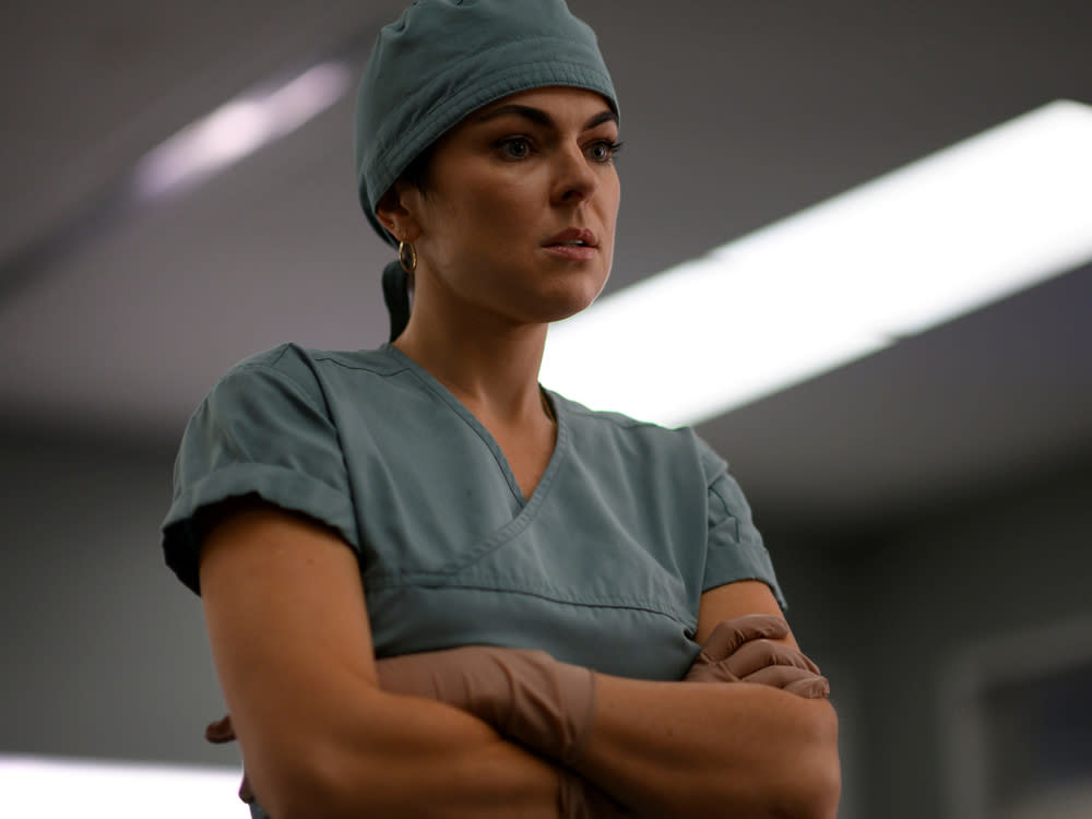 Serinda Swan als Dr. Jenny Cooper in "Coroner - Fachgebiet Mord". (Bild: © 13th Street)