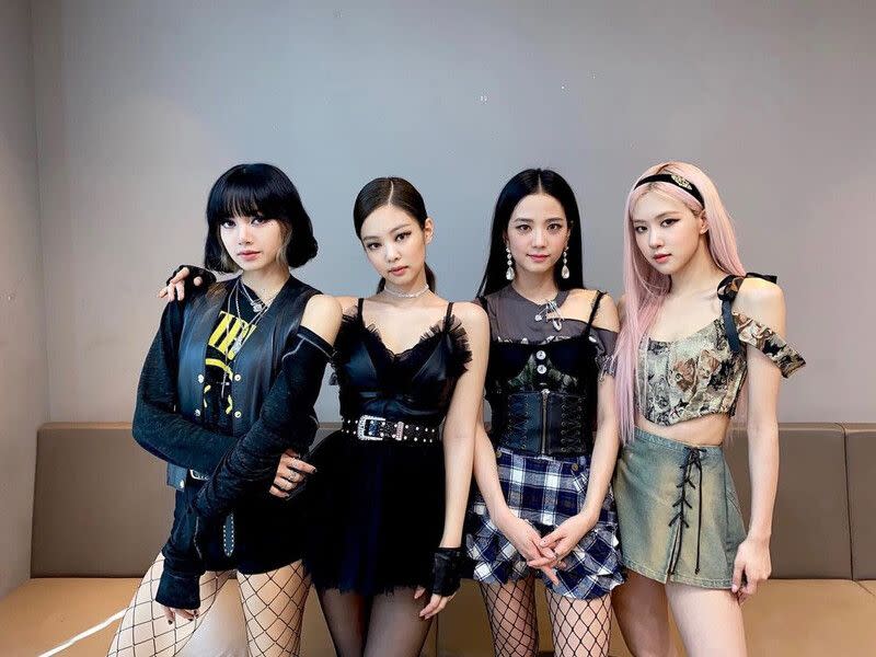 ▲南韓人氣女團「BLACKPINK」近期舉辦《BORN PINK》世界巡迴演唱會，明年3月18日即將來台舉辦演唱會。（圖/IG@BLACKPINK）