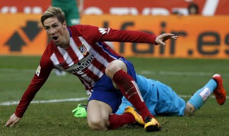 Football Soccer - Atletico Madrid v Eibar - Spanish Liga BBVA - Vicente Calderon stadium, Madrid, Spain - 06/02/16 Atletico Madrid's Fernando Torres celebrates his goal . REUTERS/Javier Barbancho