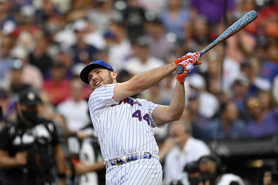 DENVER, COLORADO - JULY 12: Pete Alonso #20 of the New York Mets bats during the 2021 T-Mobile Home Run Derby at Coors Field on July 12, 2021 in Denver, Colorado. (Photo by Dustin Bradford/Getty Images)